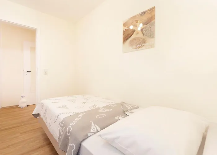 Lindenbuschen 2 5 * Kellenhusen